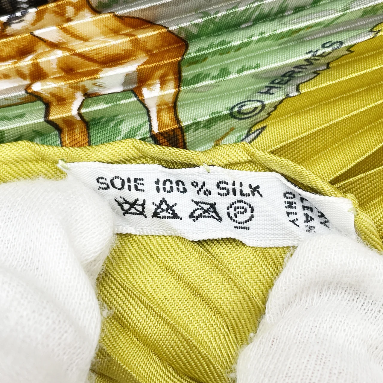 HERMES PLEATED SCARF (GREEN) view 3