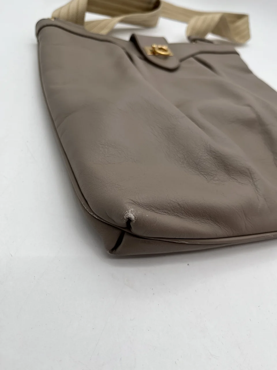 SALVATORE FERRAGAMO SHOULDER BAG view 4