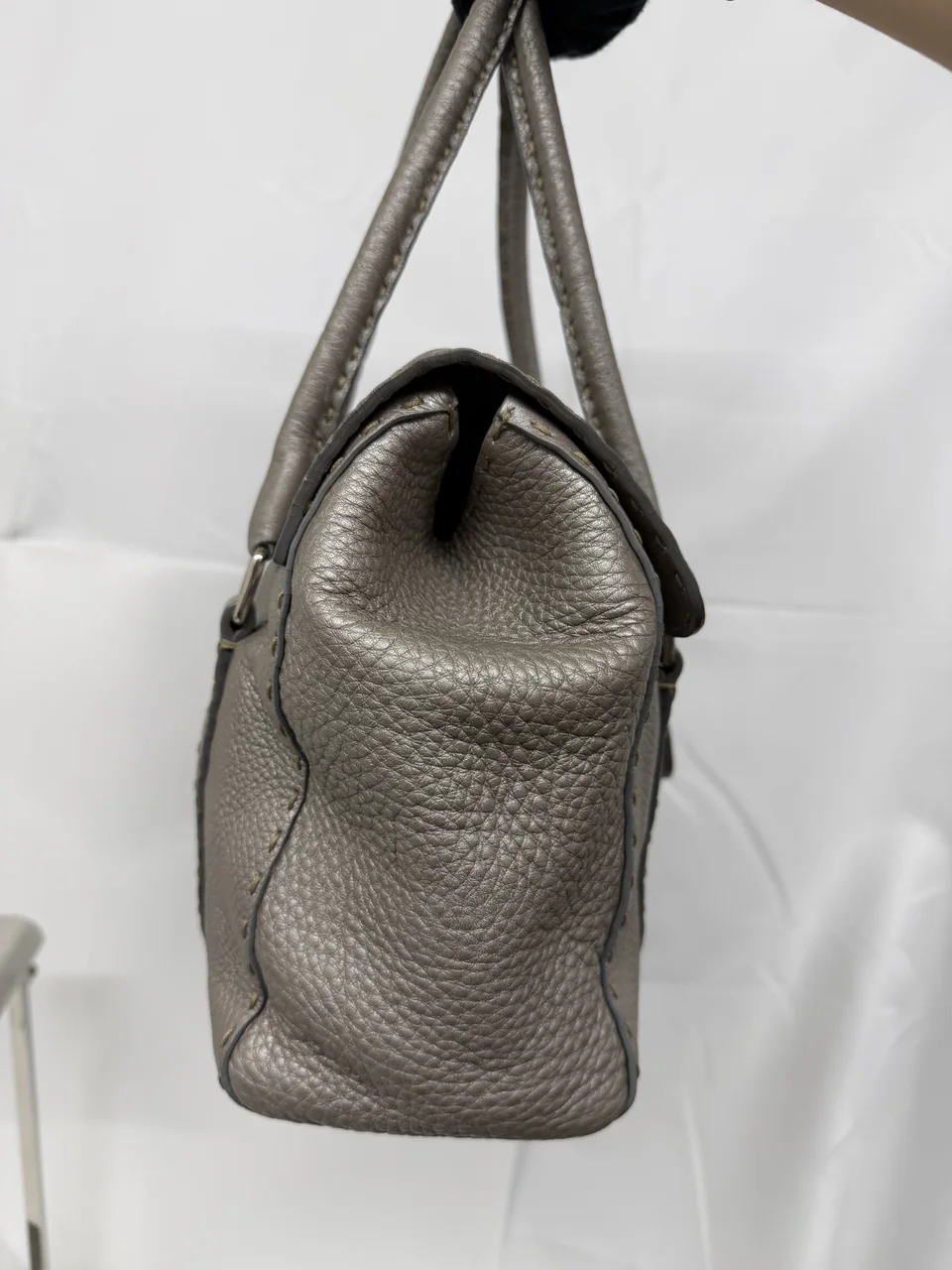 FENDI SELLERIA HANDBAG (GRAY) hover