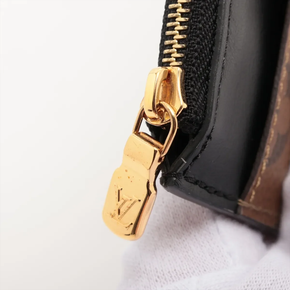 LV MONOGRAM REVERSE SLIM PURSE view 14