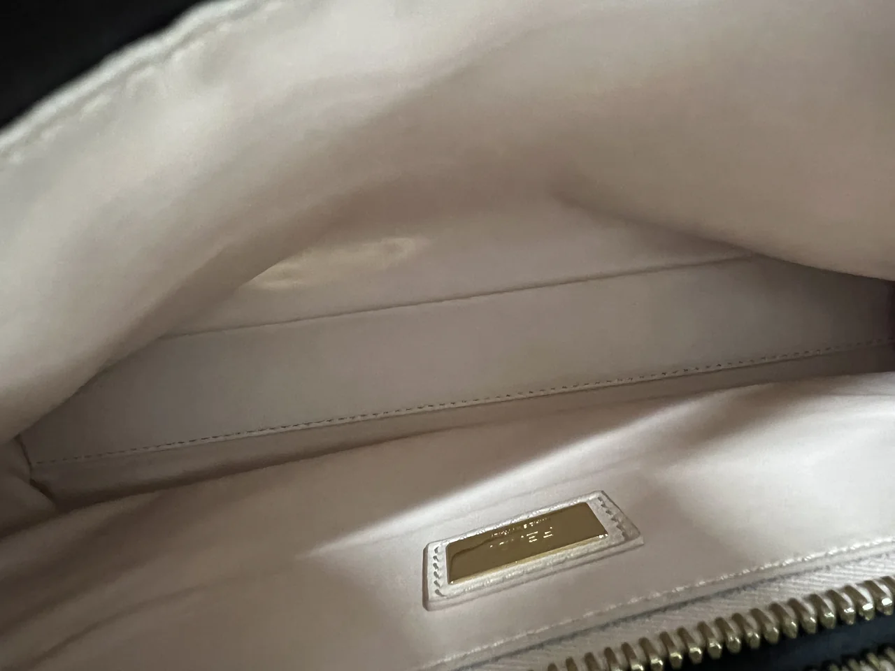 FENDI PEEK-A-BOO (BLACK) view 8