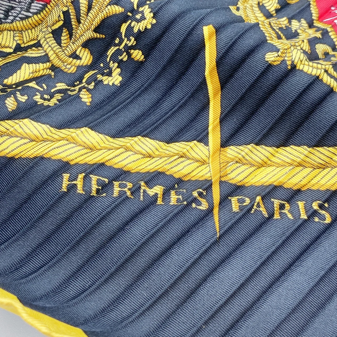 HERMES PLEATED SCARF (YELLOW) view 3