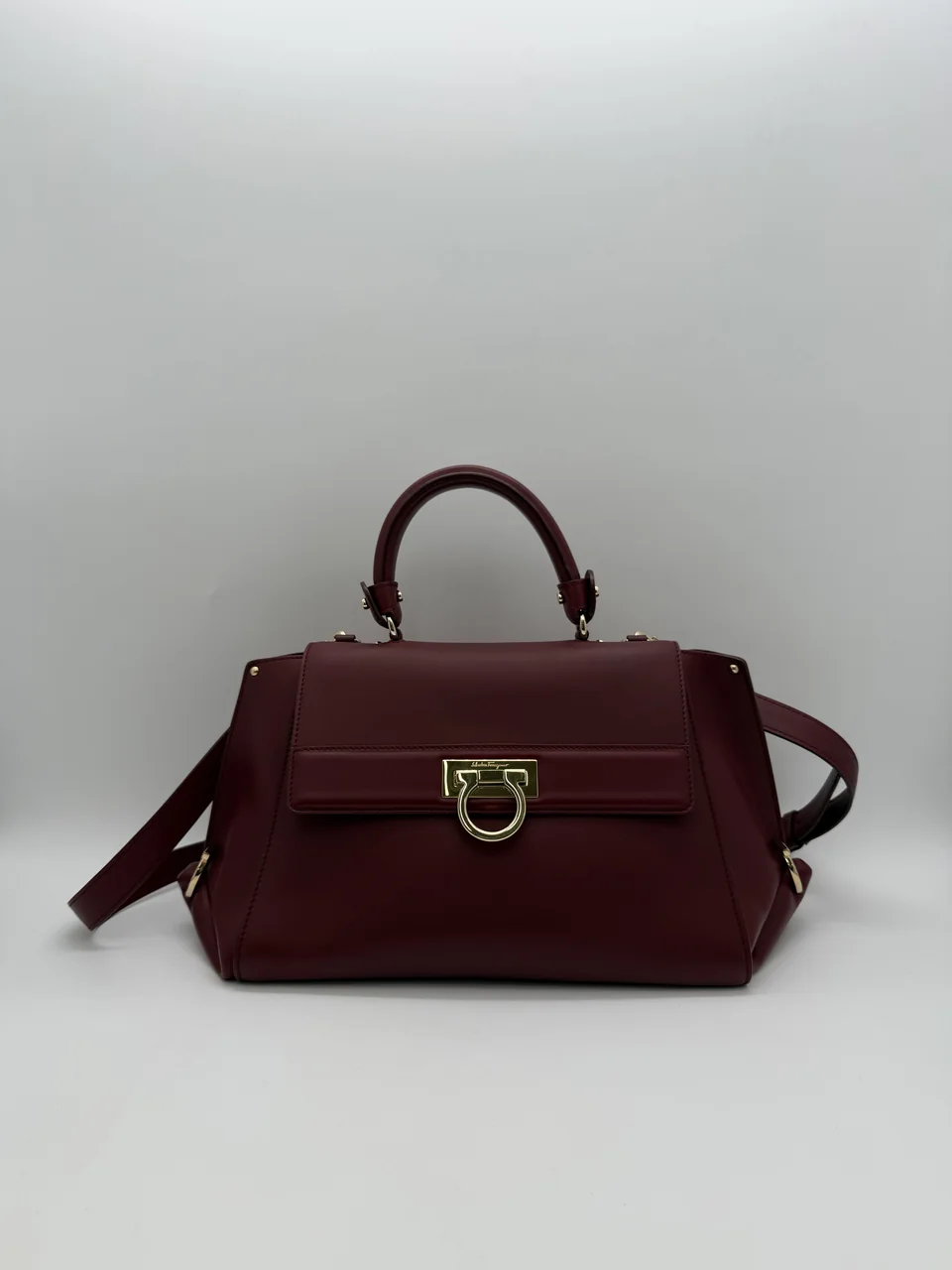 SALVATORE FERRAGAMO SOPHIA (RED)