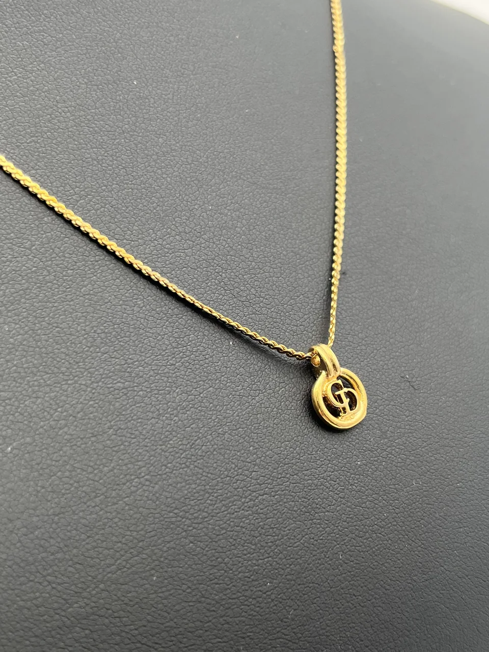 DIOR NECKLACE hover