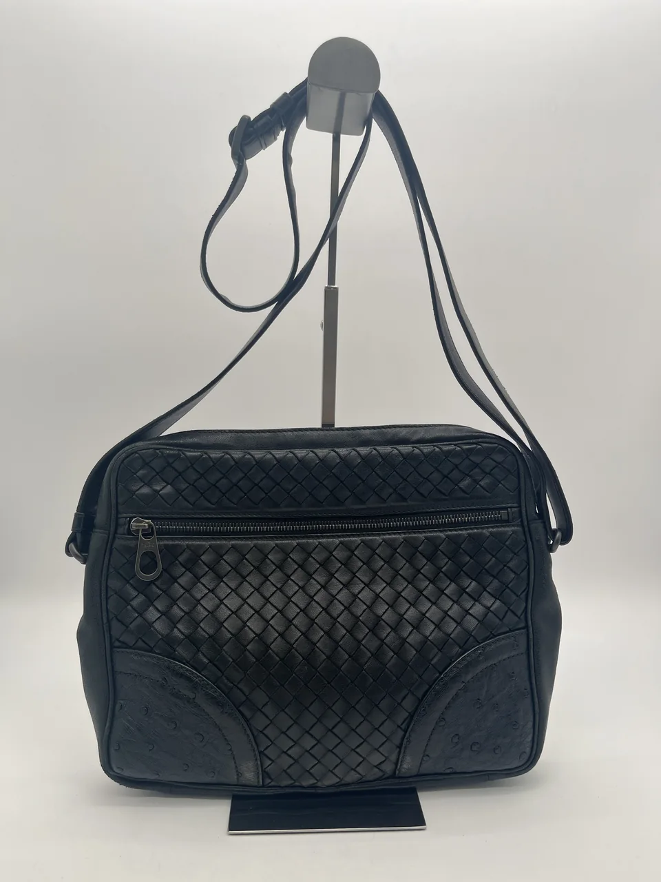 BOTTEGA VENETA INTRECCIATO SHOULDER BAG hover
