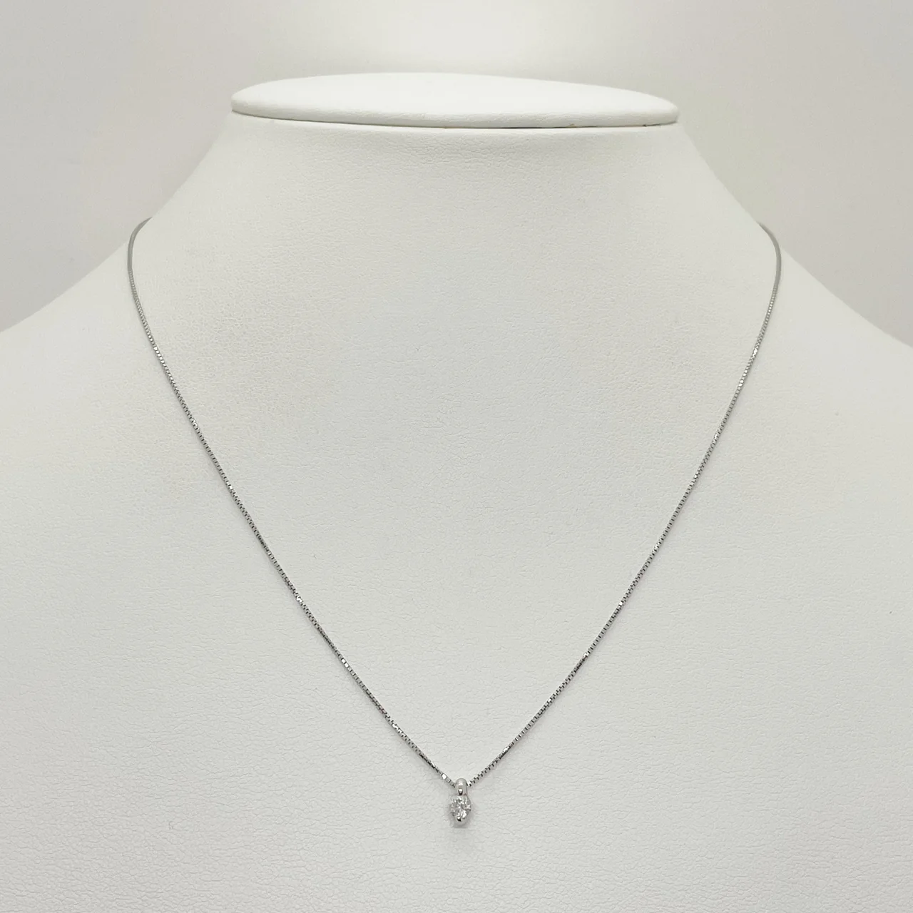K18WG DIAMOND NECKLACE D0.20CT 2.1G hover