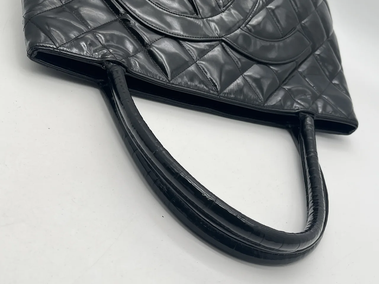 CHANEL RE-RELEASE PATENT TOTE BAG (2 SERIAL CODE) view 7