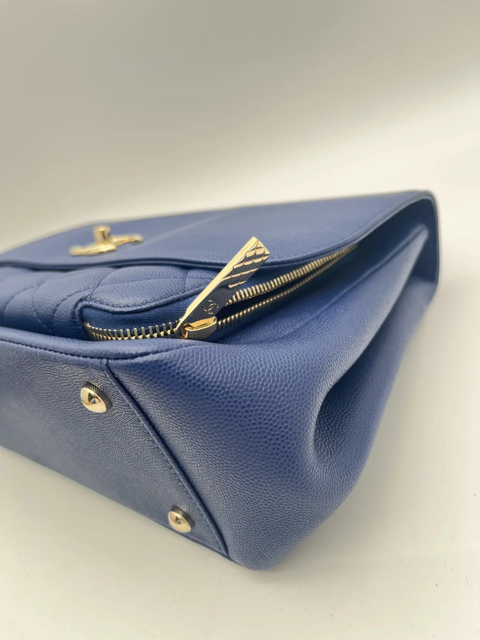CHANEL CAVIAR MATELASSE BUSINESS AFFINITY (24 SERIAL CODE) view 7