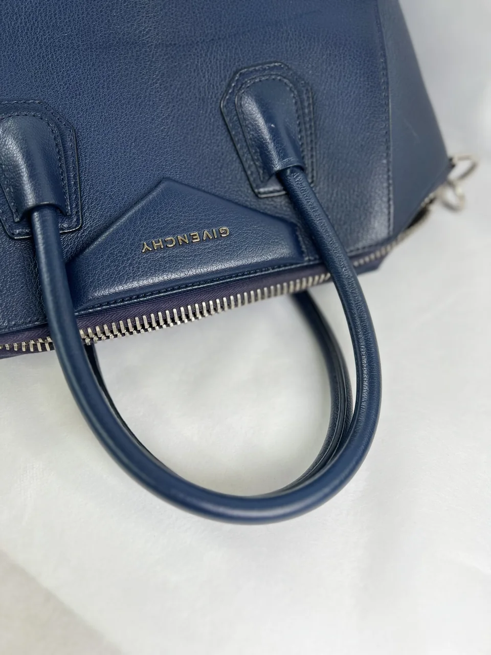 GIVENCHY SHOULDER BAG view 3