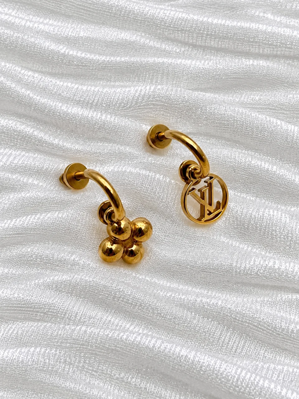 LV BLOOMING EARRINGS hover