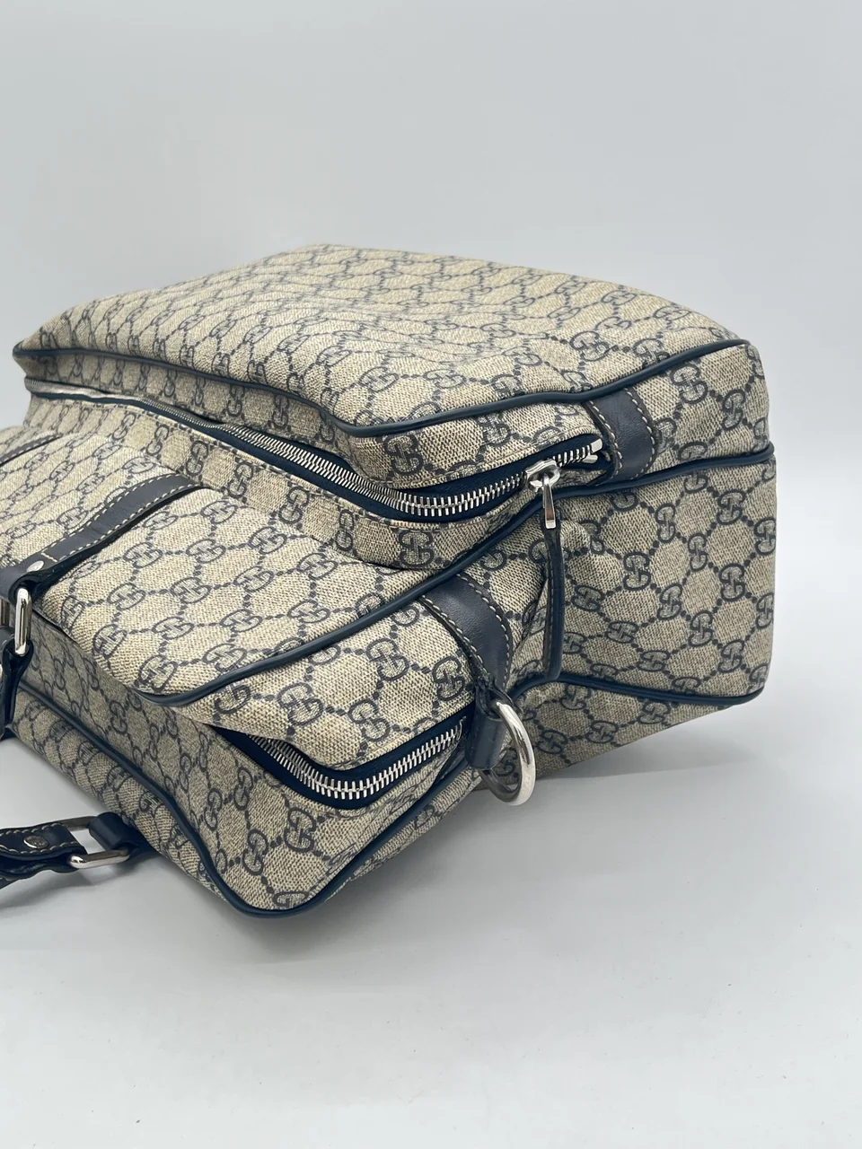 GUCCI SHOULDER BAG view 4
