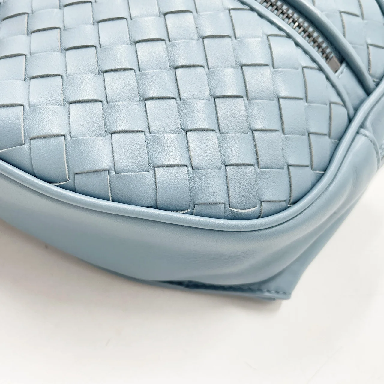 BOTTEGA VENETA INTRECCIATO BODY BAG (BLUE) view 5
