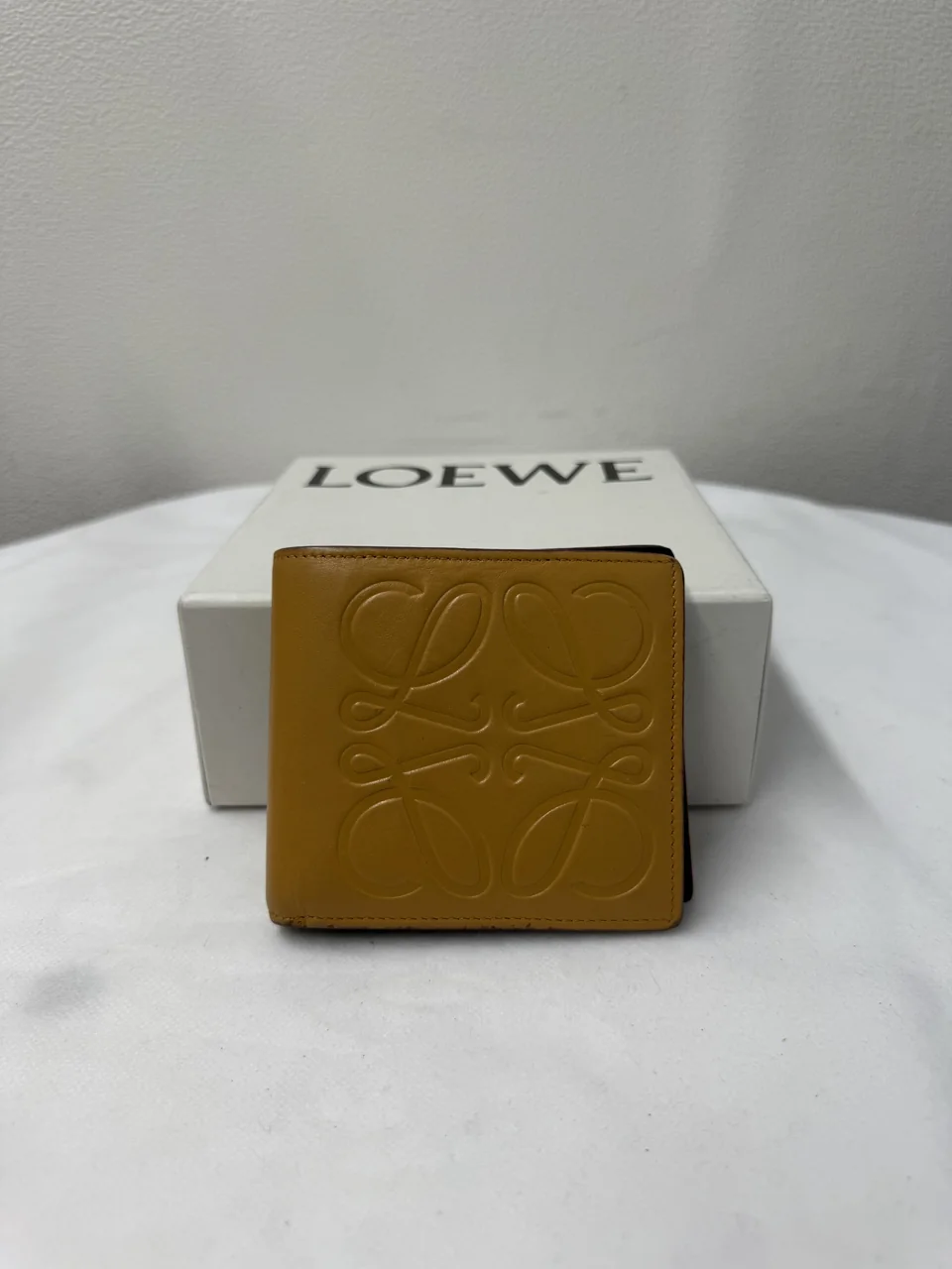 LOEWE BIFOLD WALLET (LIGHT BROWN)
