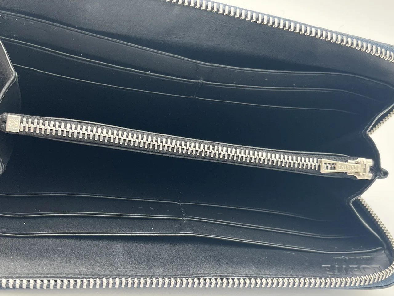 LOEWE ROUND LONG WALLET view 4