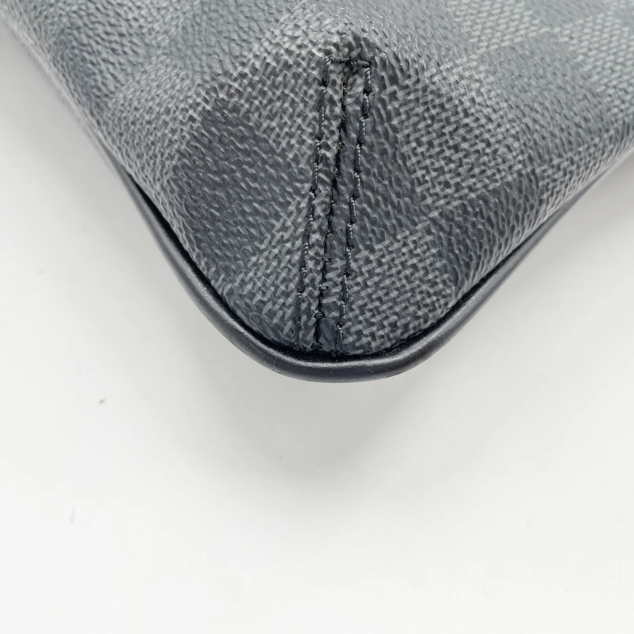 LV GRAPHITE THOMAS view 4