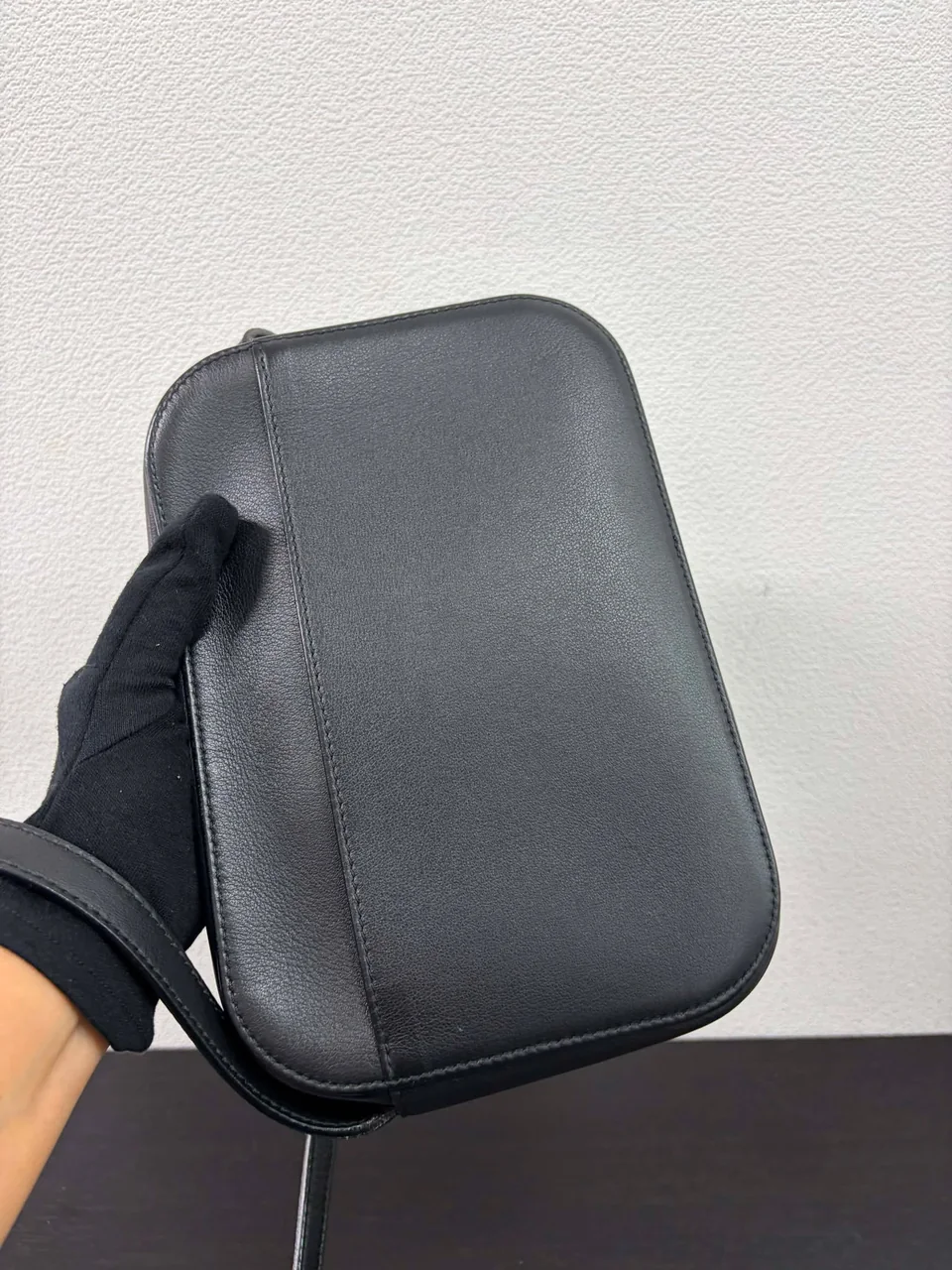 BALENCIAGA CAMERA BAG (BLACK) view 4