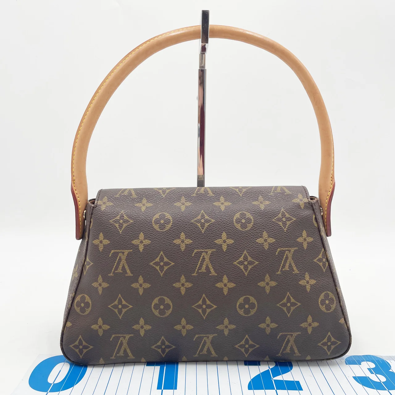 LV MONOGRAM MINI LOOPING hover