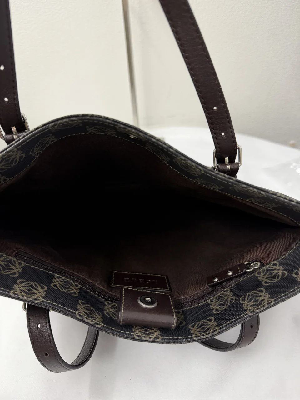 LOEWE ANAGRAM TOTE BAG (BROWN) view 3