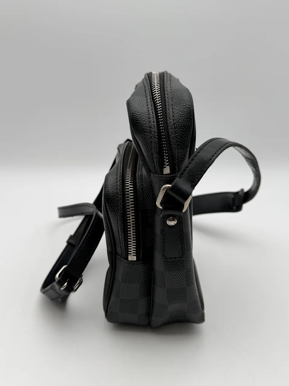 LV GRAPHITE REM view 6