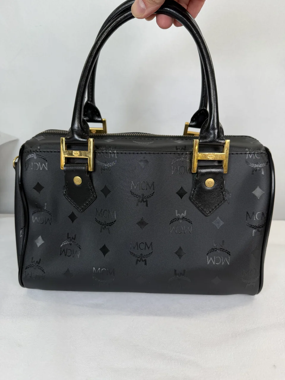 MCM VICETOS BOSTON BAG (BLACK) hover