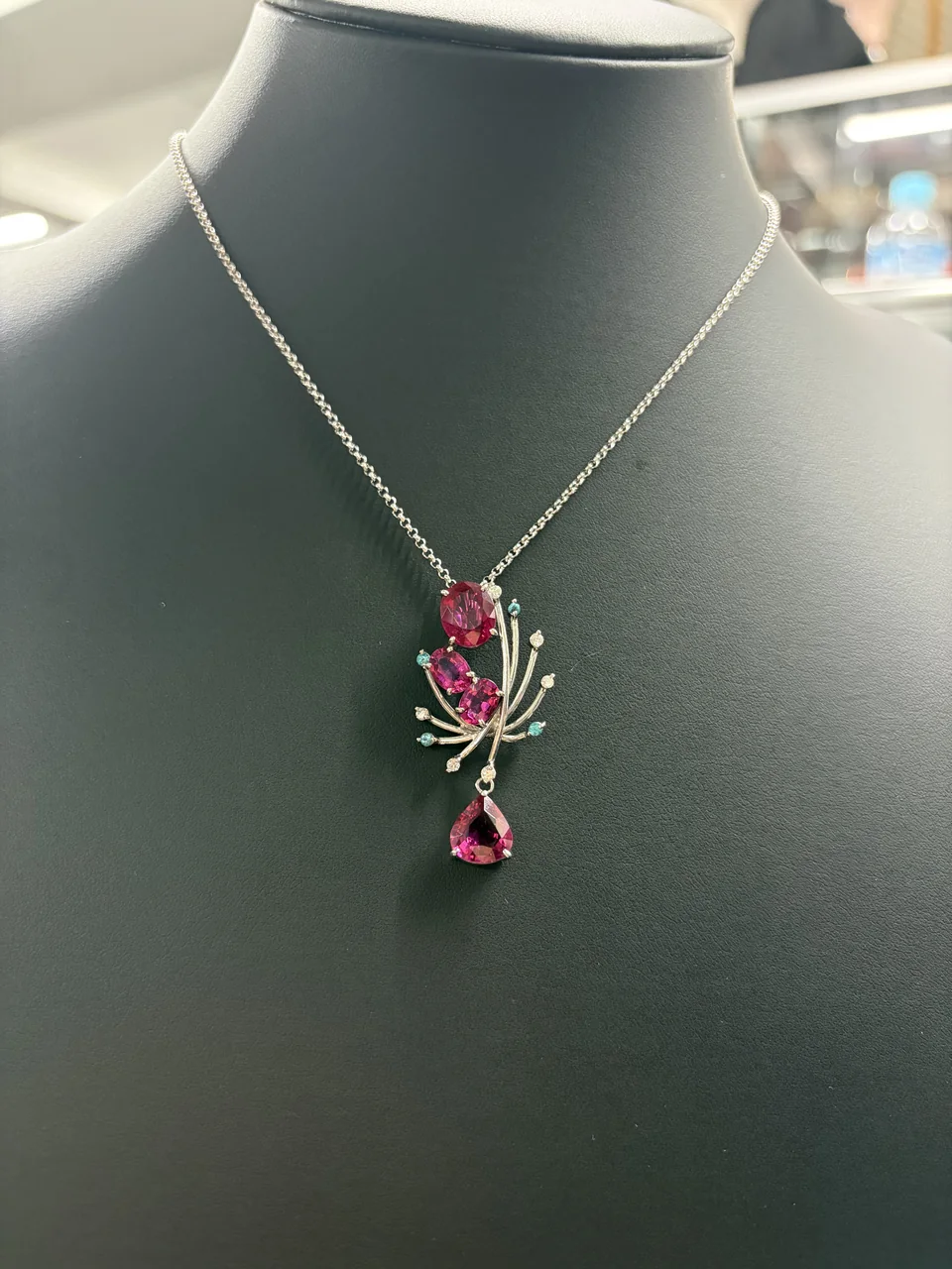 K18 WG TOURMALINE NECKLACE hover