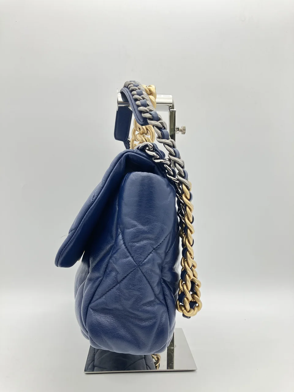 CHANEL 19 view 6