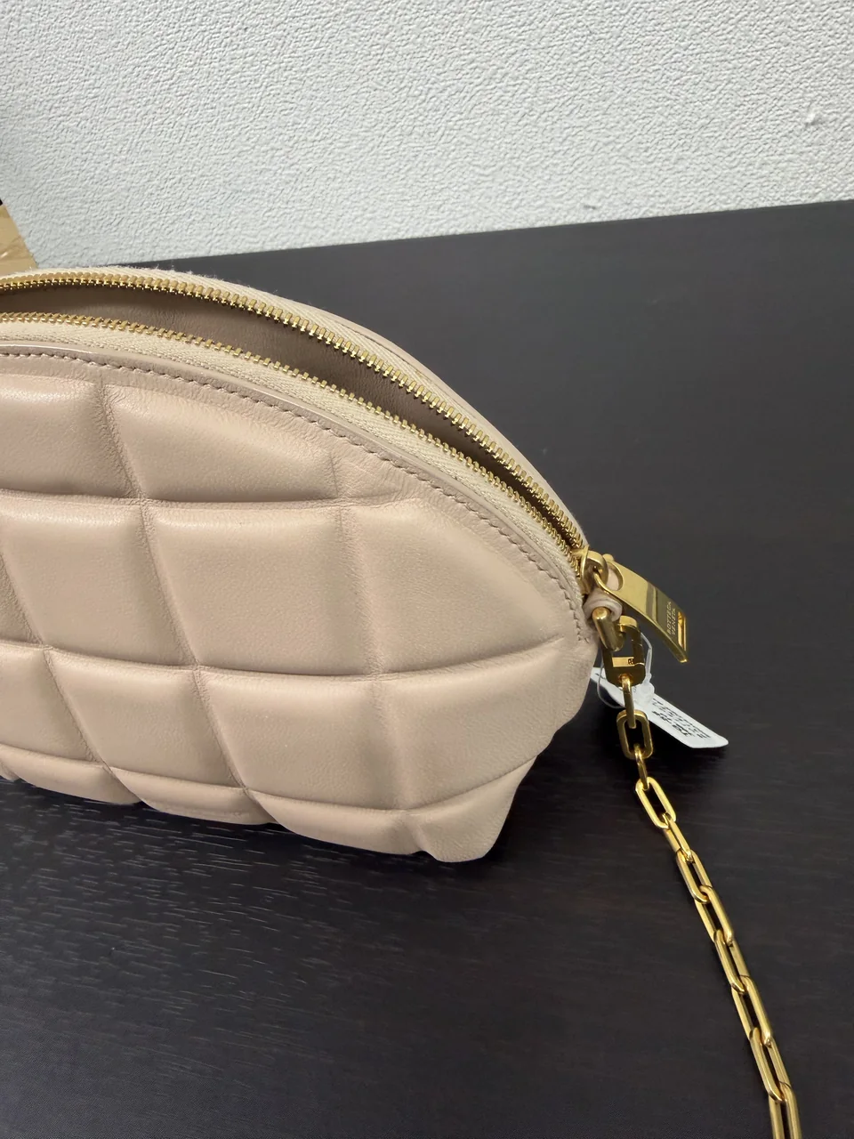 TG-58 398-10 BOTTEGA VENETA PATENET CHAIN SHOULDER BAG (BEIGE) view 4