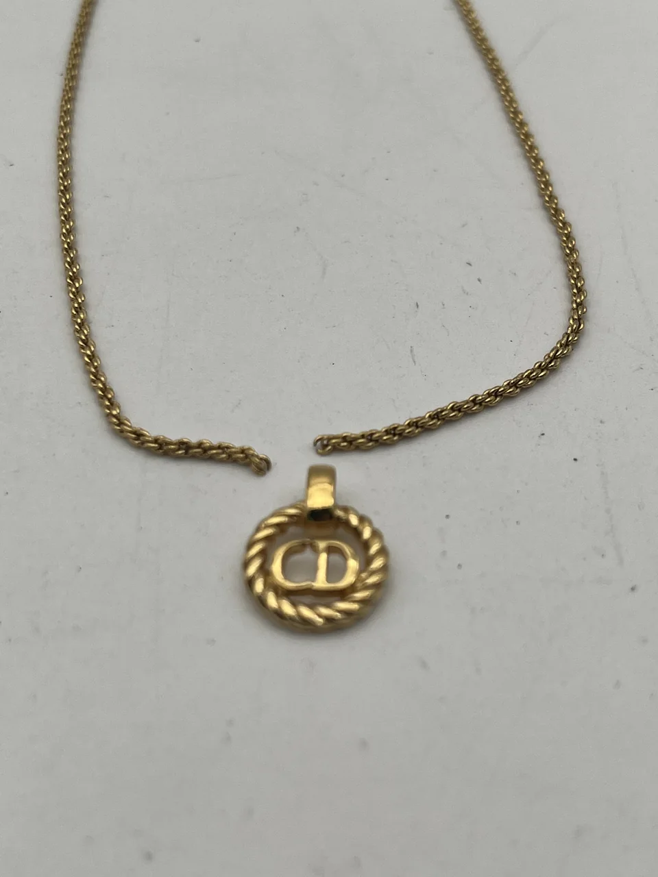 DIOR NECKLACE hover