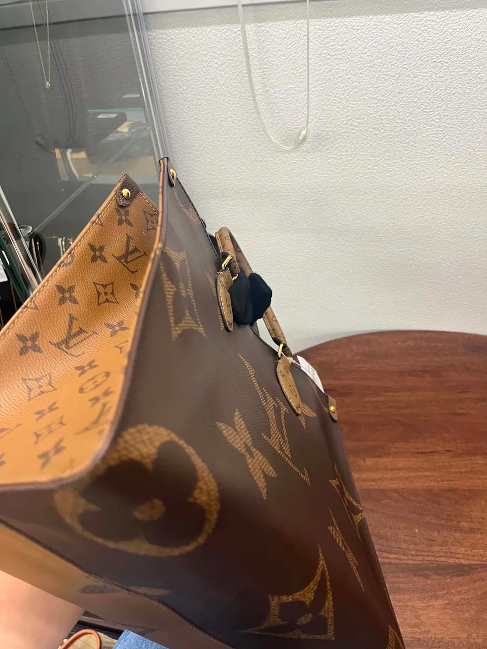 LV MONOGRAM JEANT REVERSE ON THE GO MM view 15