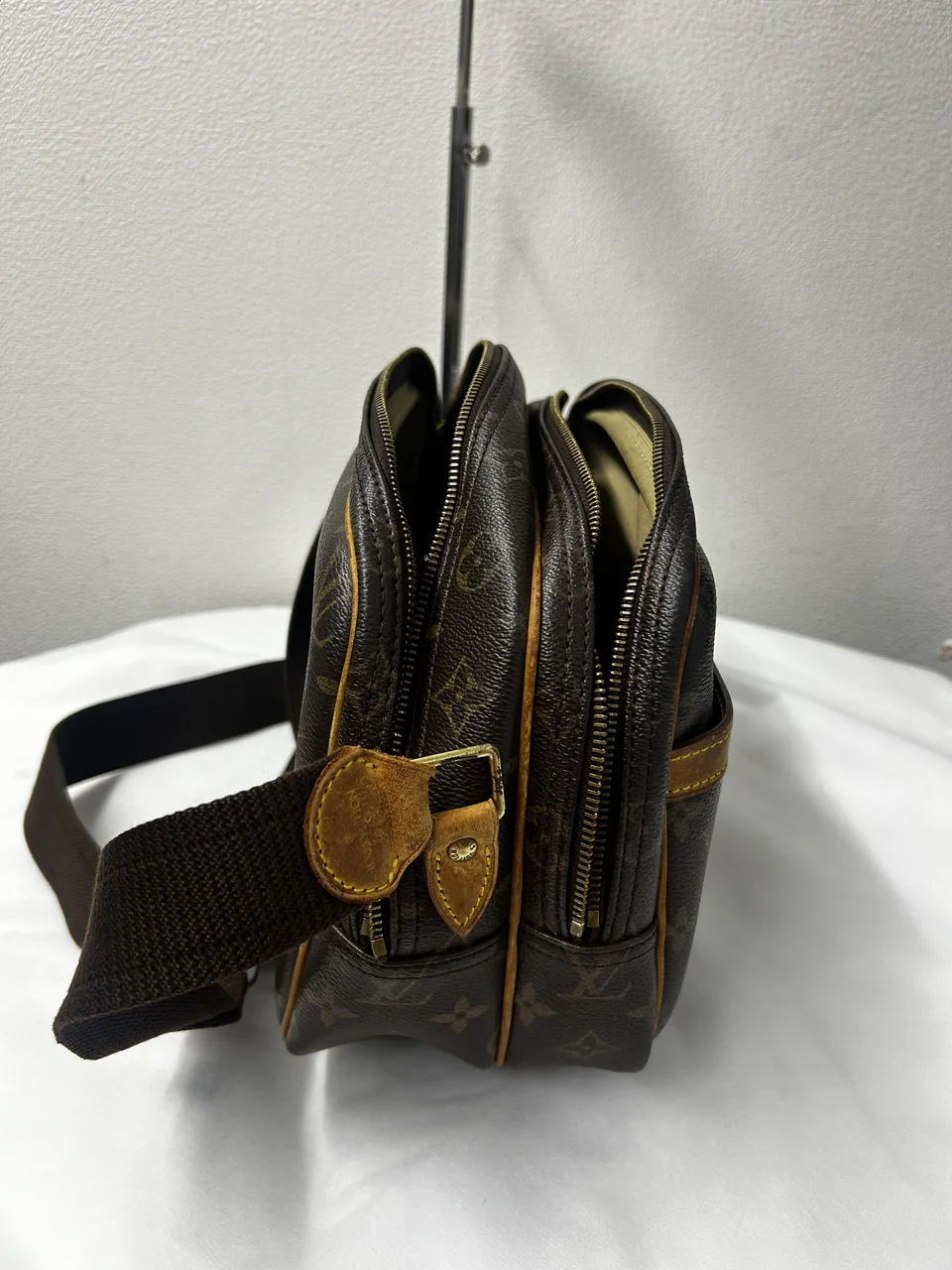 LV MONOGRAM REPORTER view 4