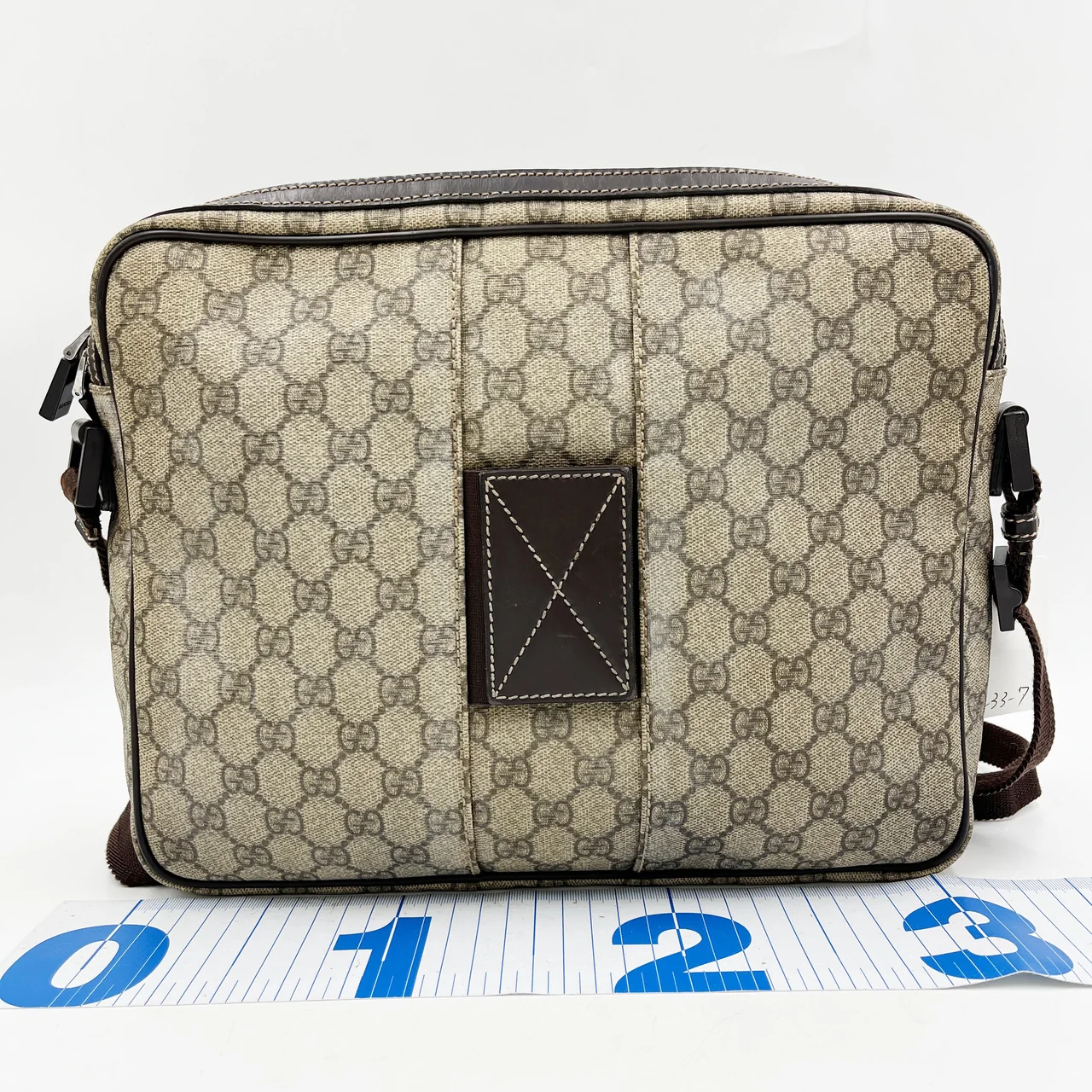 GUCCI GG SUPREME MESSENGER BAG hover