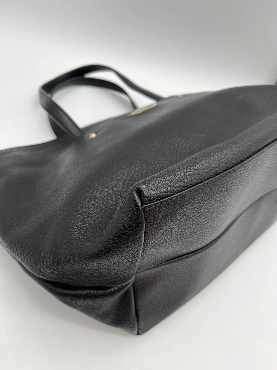 SALVATORE FERRAGAMO GANCINI TWO-WAY BAG (BLACK) view 3