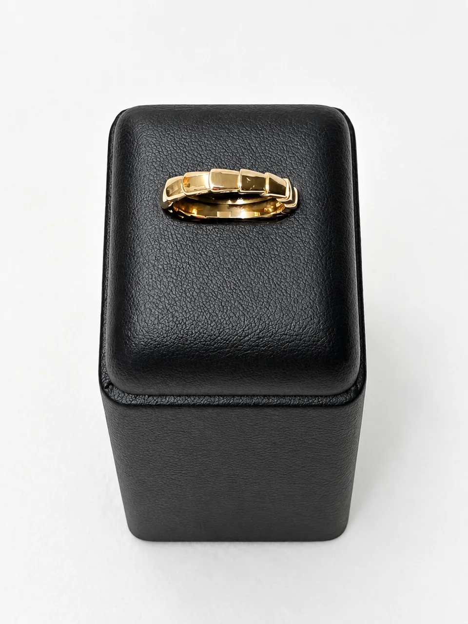 PG750 BVLGARI SERPENTI RING 4.8G