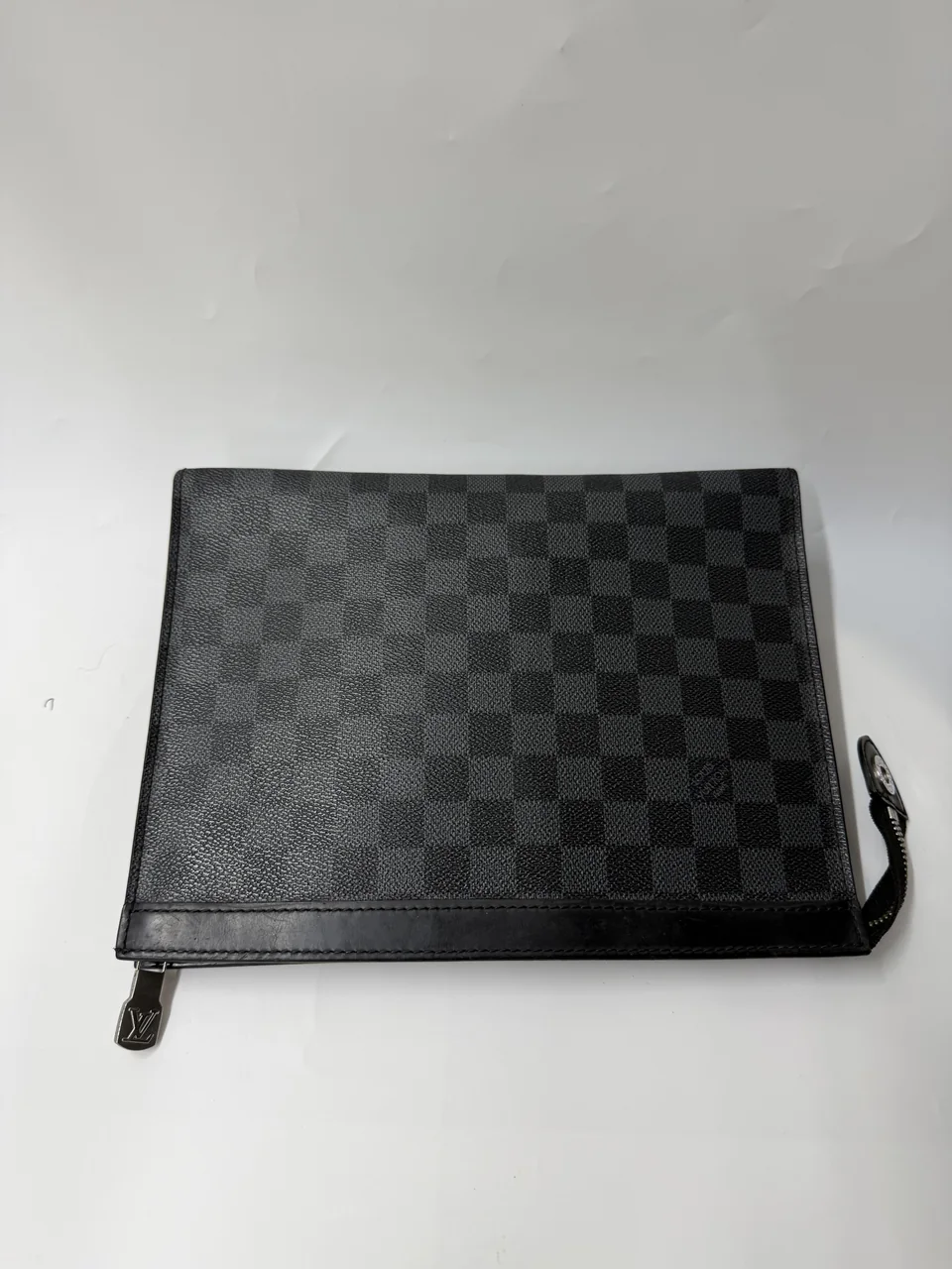 LV GRAPHITE BAG view 6
