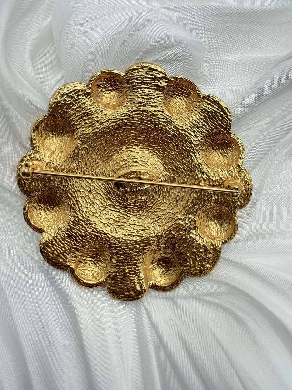 CHANEL BROOCH hover