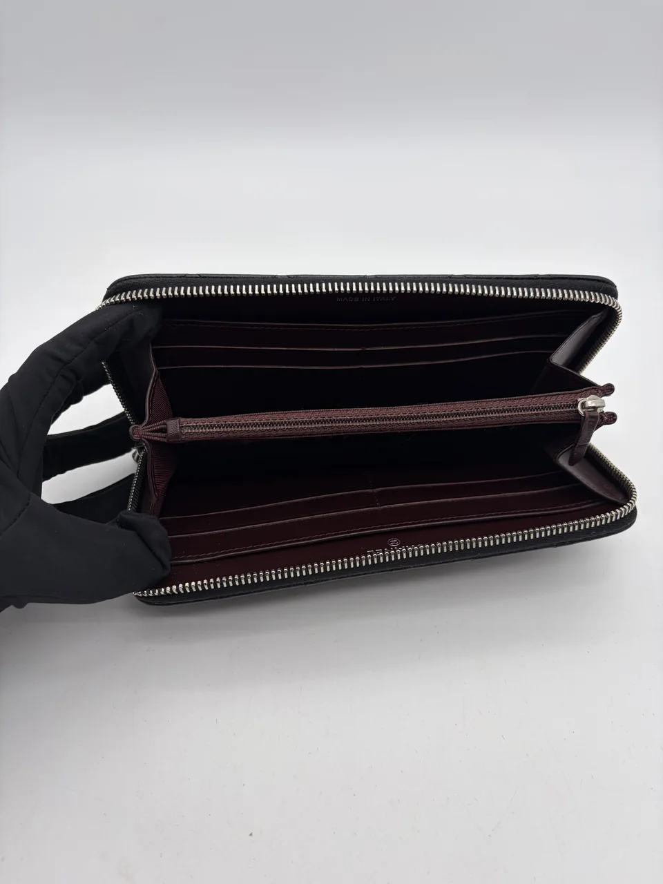 CHANEL CAVIAR ROUND WALLET (19 SERIAL CODE) view 6