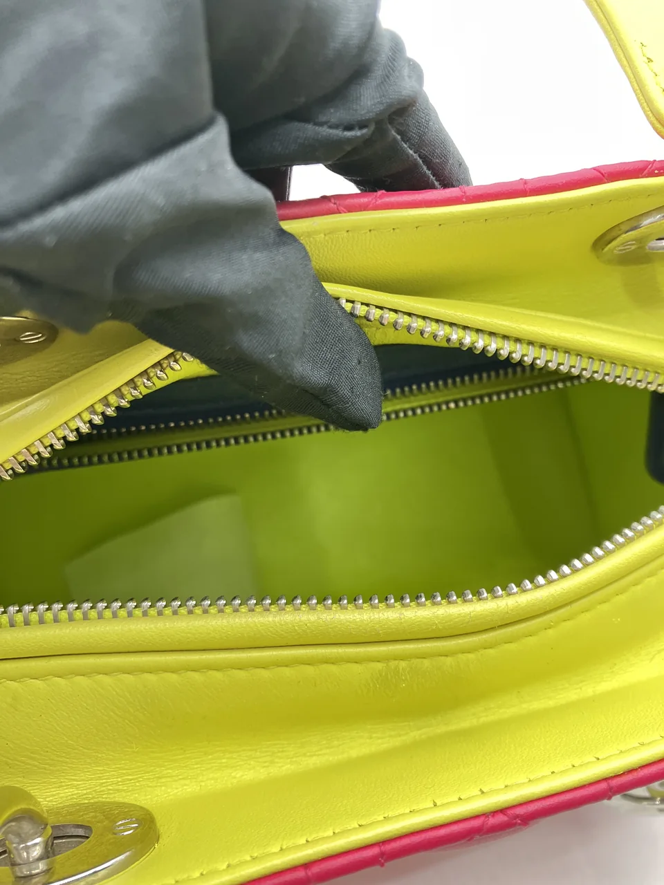 CD Bag view 14