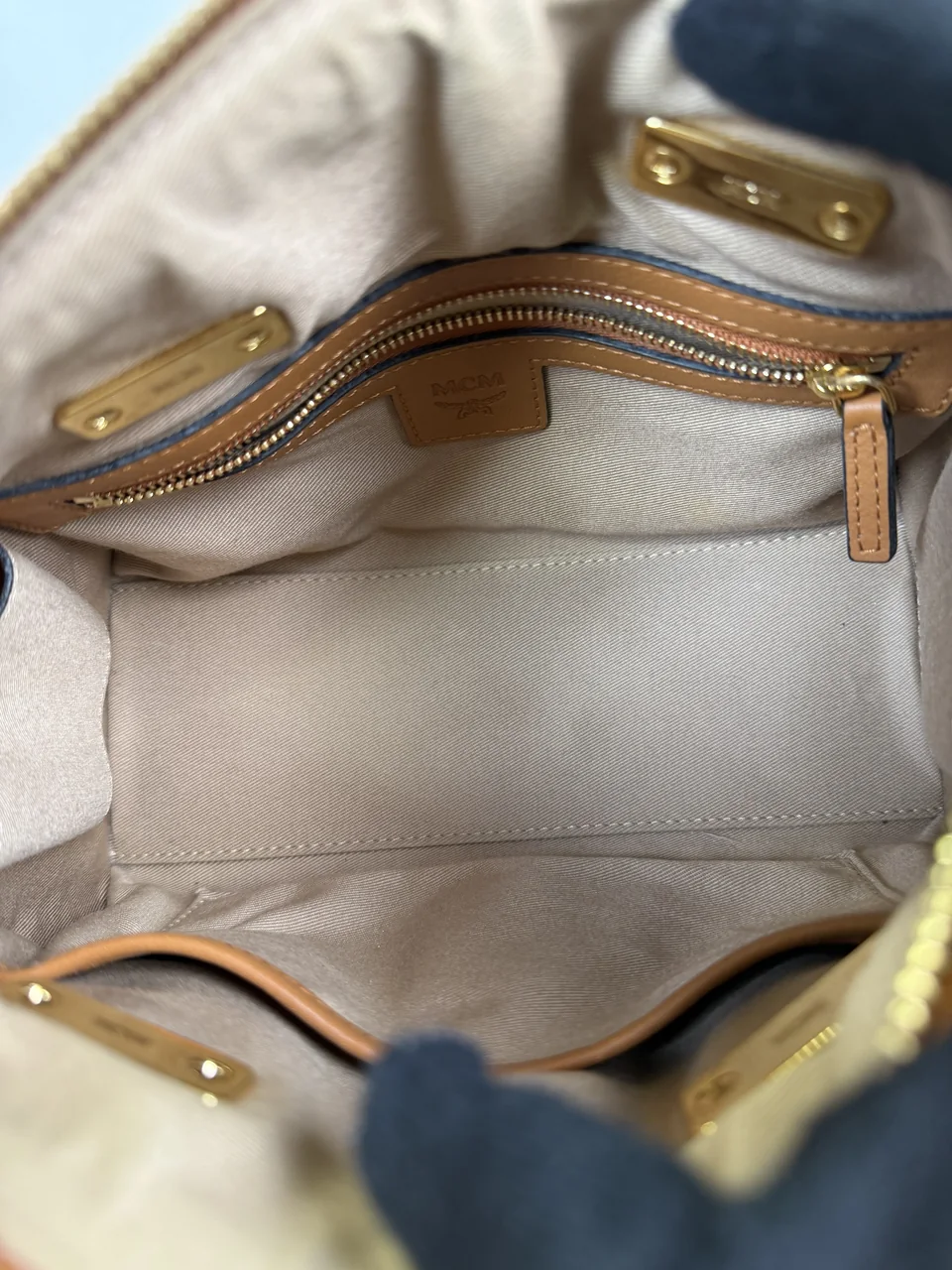 MCM VICETOS HANDBAG (BROWN) view 7