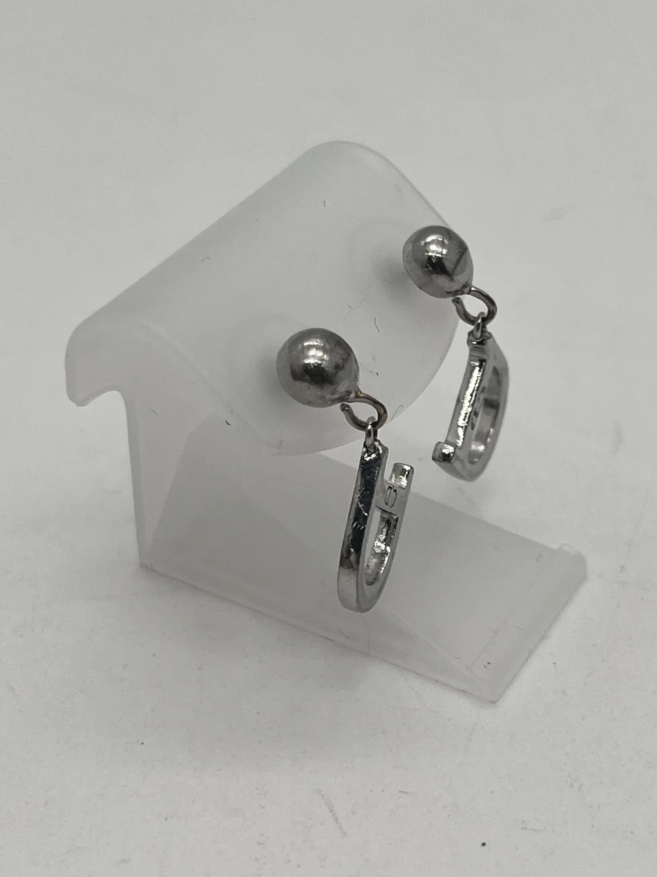 DIOR EARRINGS hover