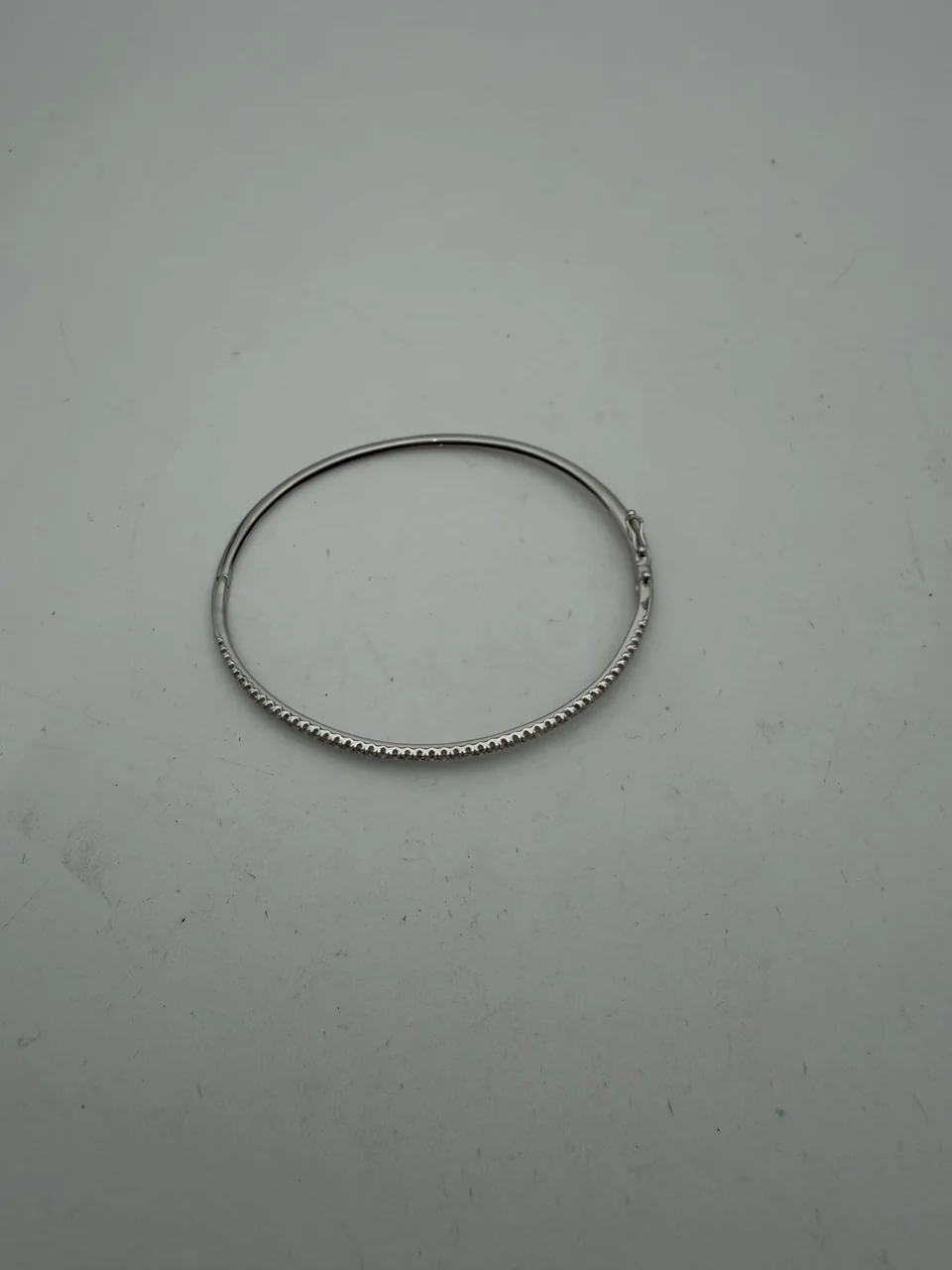 K18WG BANGLE FD0.50CT 5.7G view 3