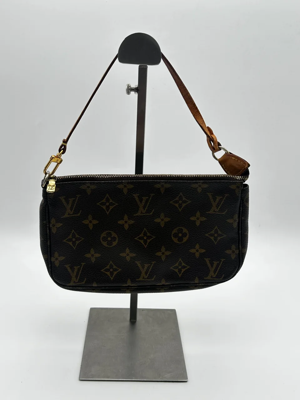LV MONOGRAM POCHETTE ACCESSOIRE