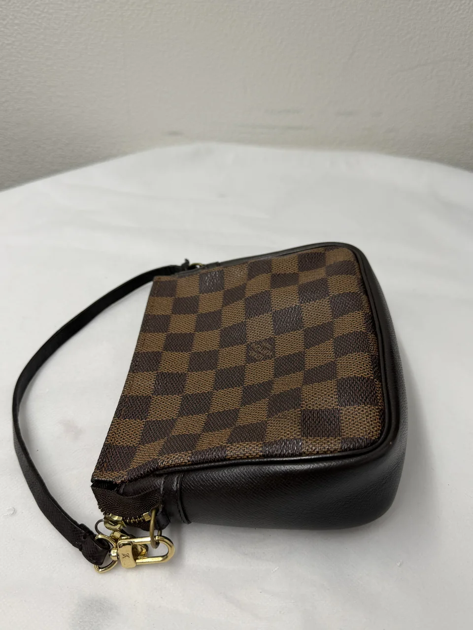 LV TROUSSE MAKEUP view 3