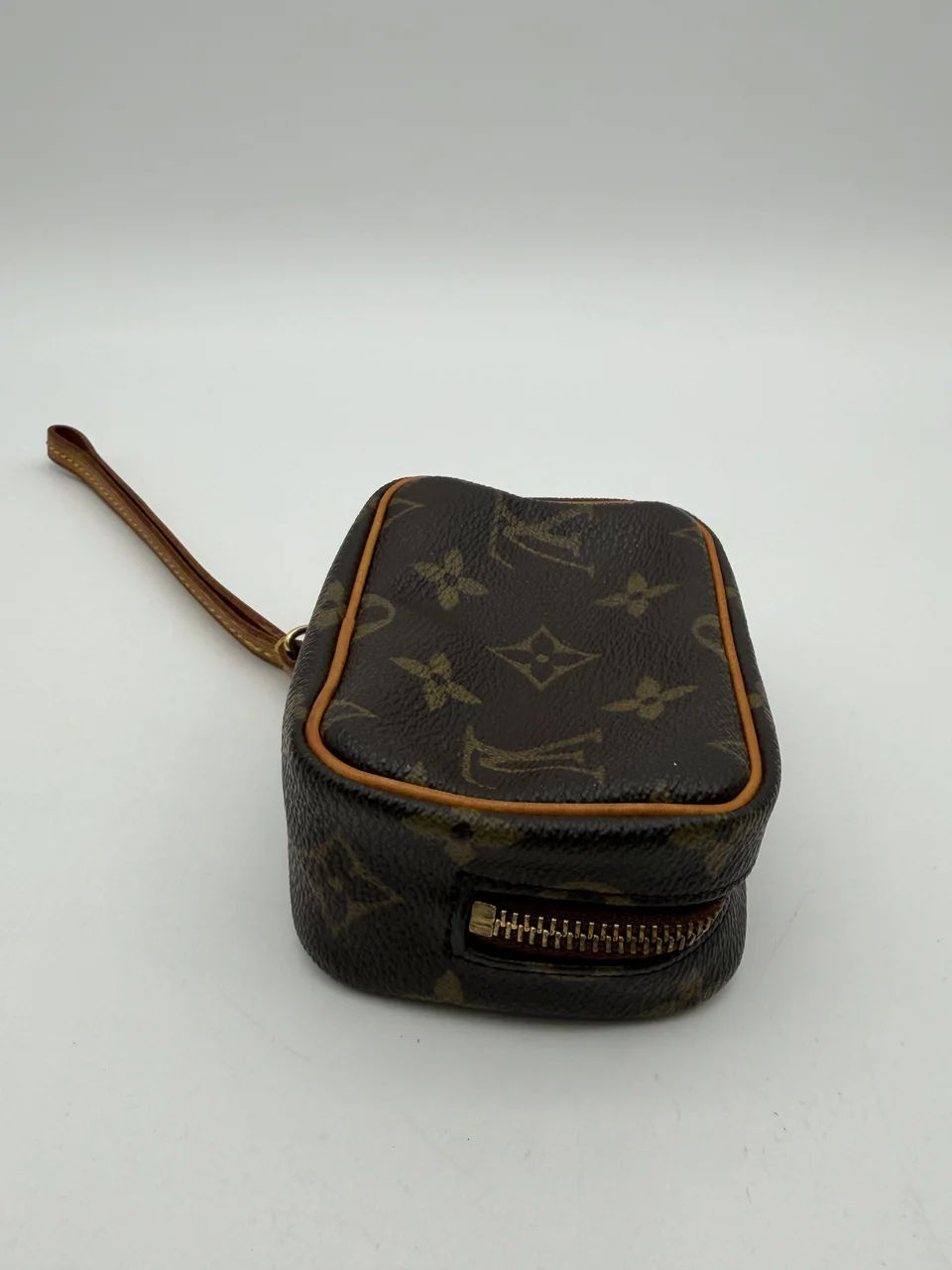 LV MONOGRAM TROUSSE WAPITY view 4
