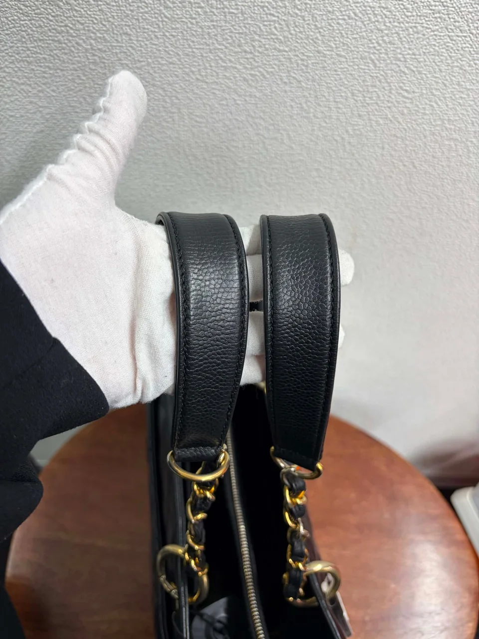 CHANEL CAVIAR GST view 4