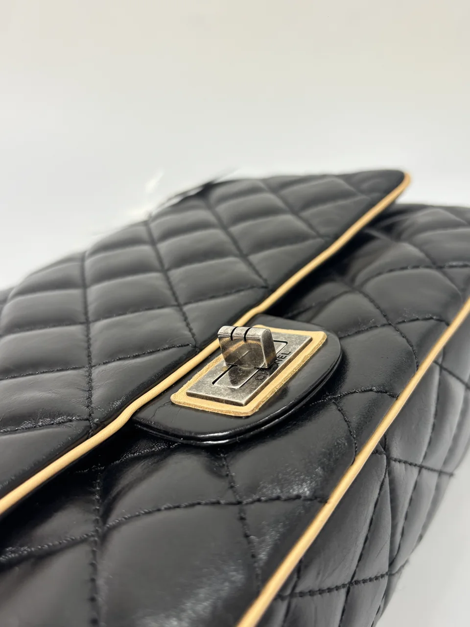 CHANEL 2.55 view 6