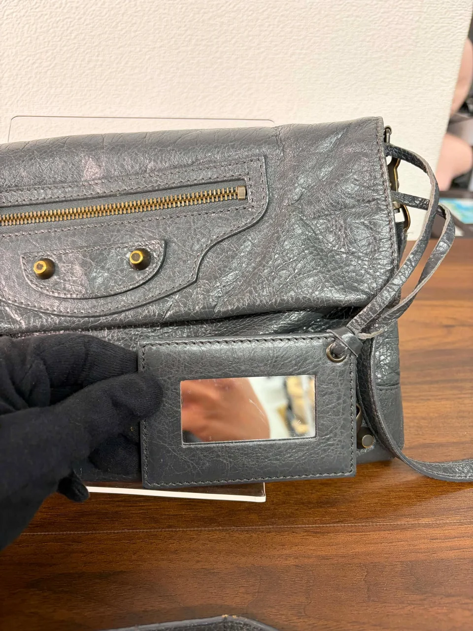 BALENCIAGA GIANT ENVELOPE SHOULDER BAG (GRAY) view 3