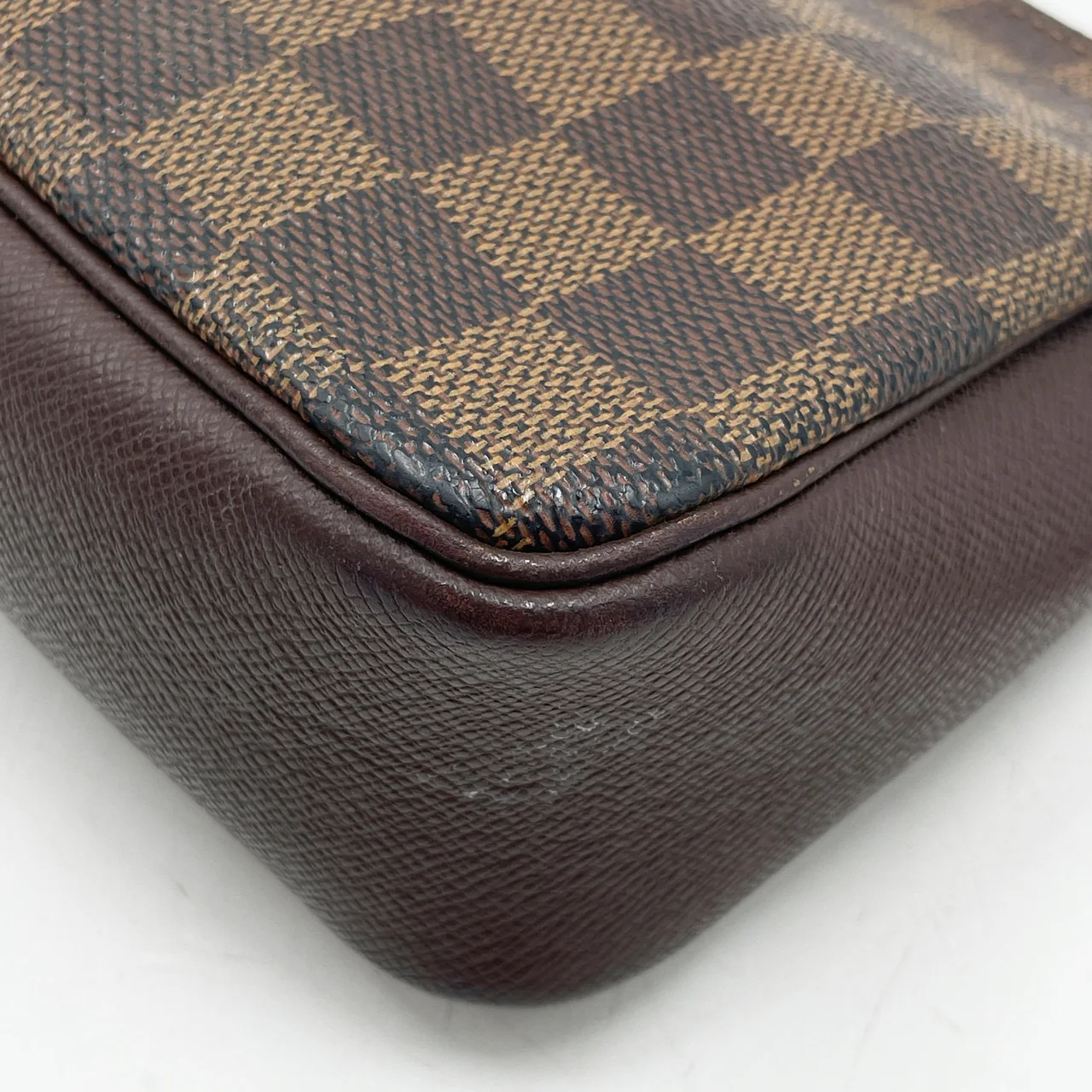 LV DAMIER TROUSSE MAKEUP view 5