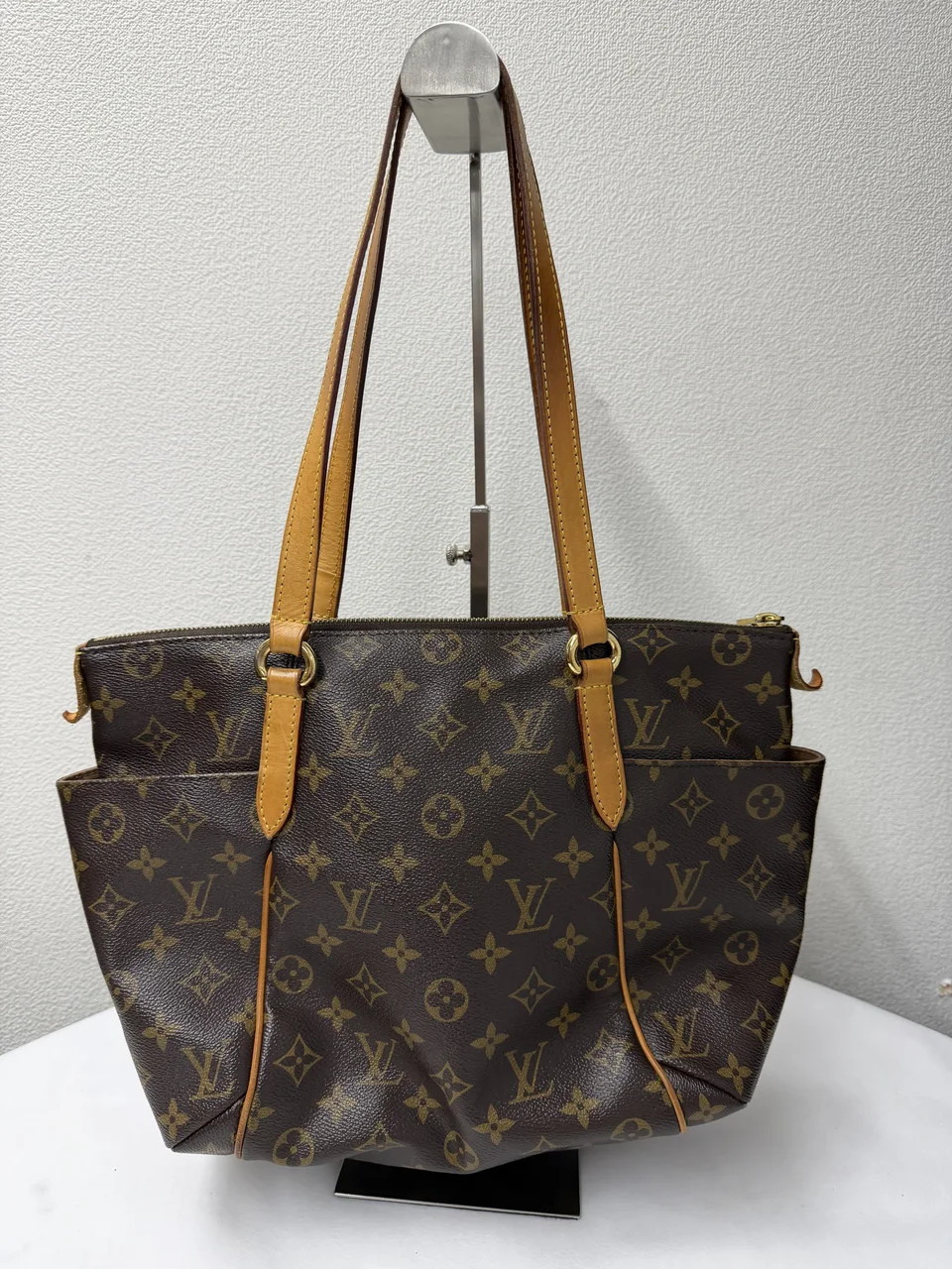 LV MONOGRAM TOTALLY view 9