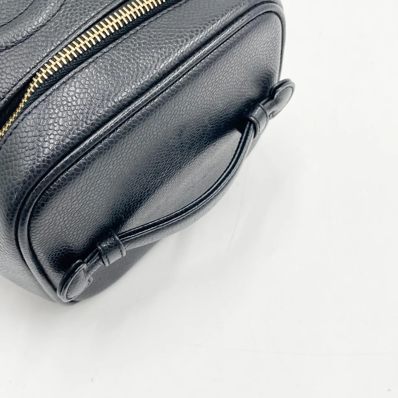 CHANEL CAVIAR VANITY BAG (6 SERIAL CODE) view 7