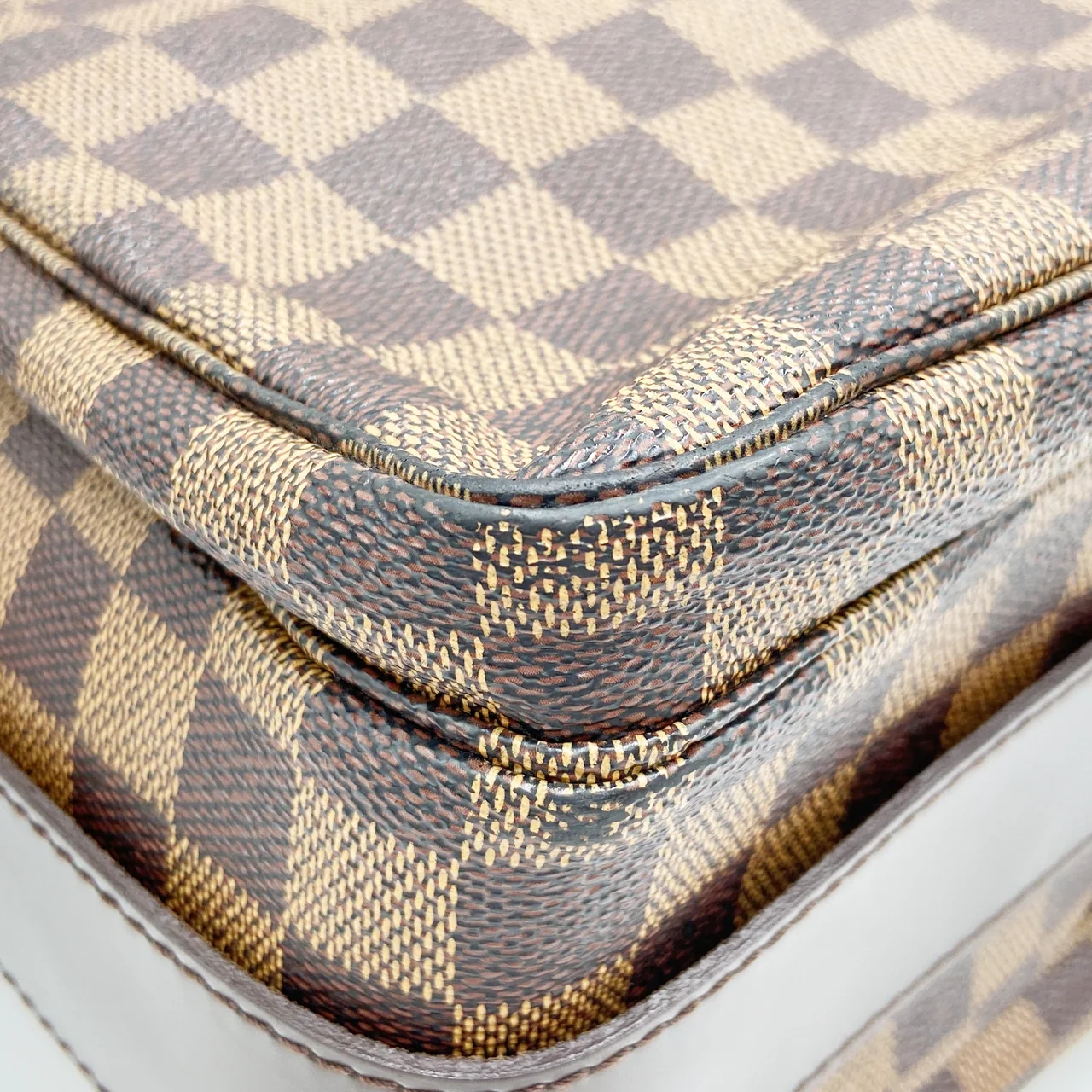 LV DAMIER NAVIGLIO view 4